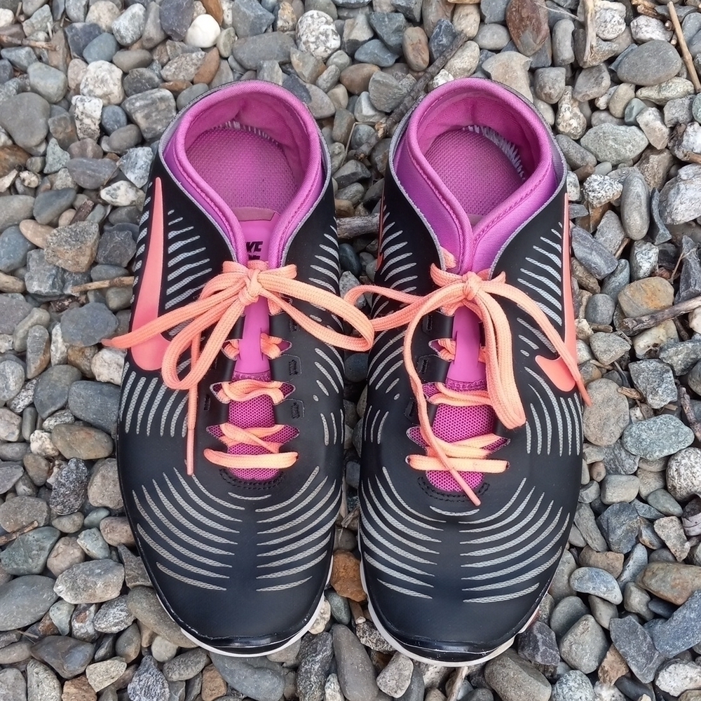 Nike free 3.0 sneakers size 7.5
